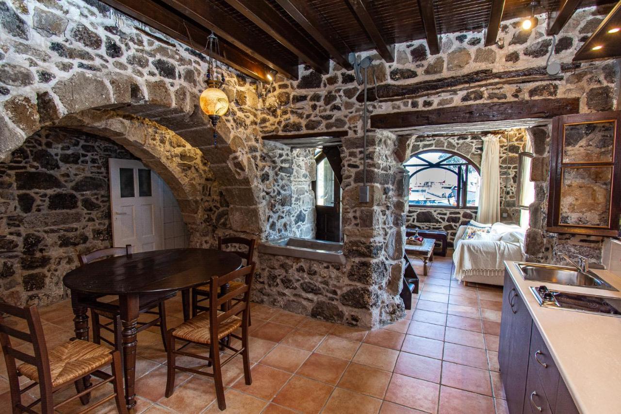 Ferienwohnung Plousiadi΄S Stone House Skála Exterior foto
