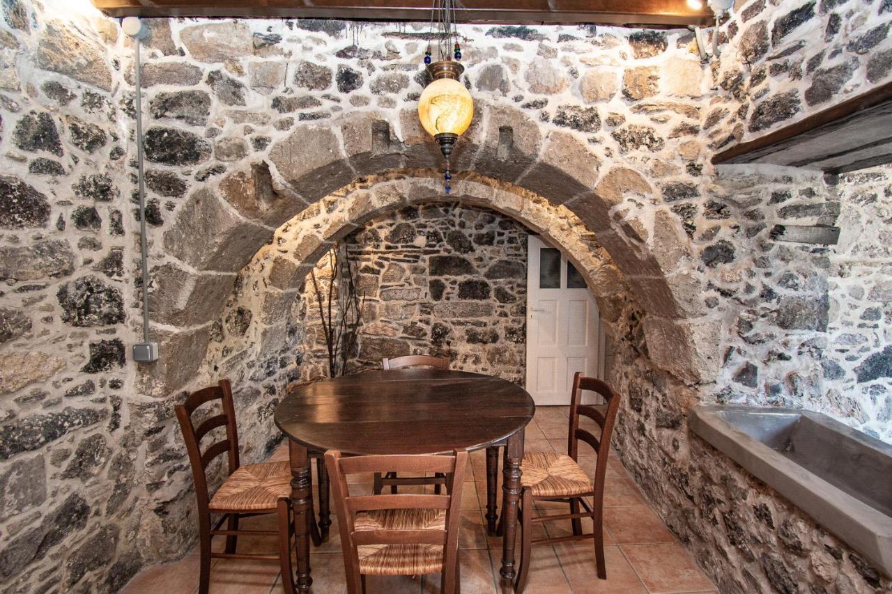 Ferienwohnung Plousiadi΄S Stone House Skála Exterior foto
