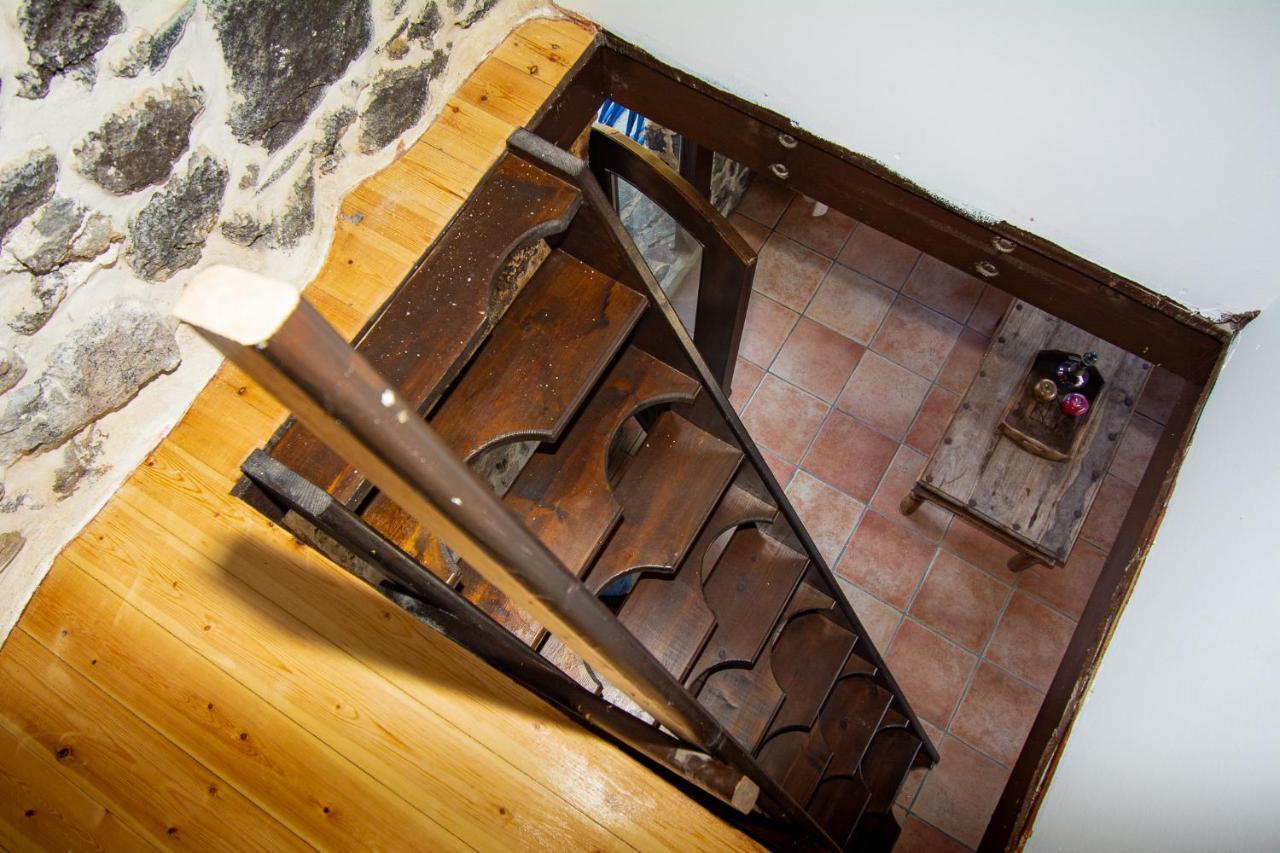 Ferienwohnung Plousiadi΄S Stone House Skála Exterior foto